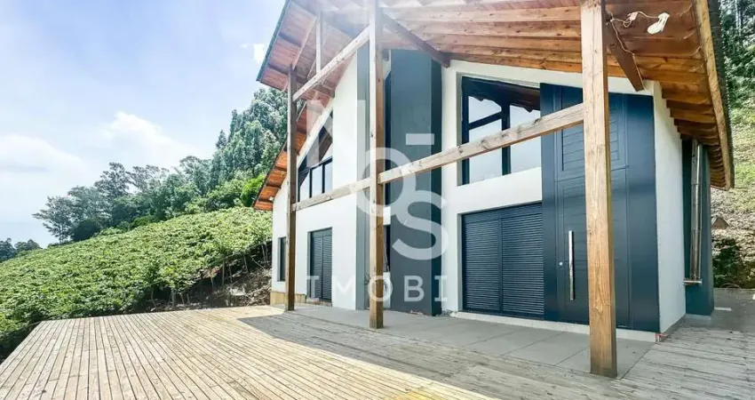 Casa com 03 Dormitórios no Distrito de Otávio Rocha em Flores da Cunha