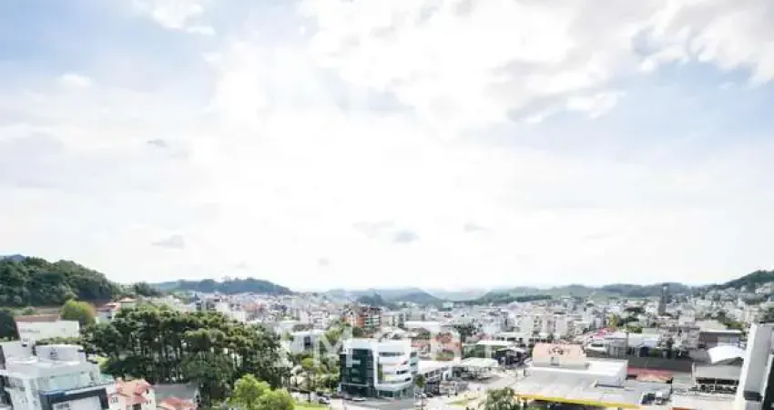 Terreno de Esquina com Edificação no Bairro Centro em Flores da Cunha