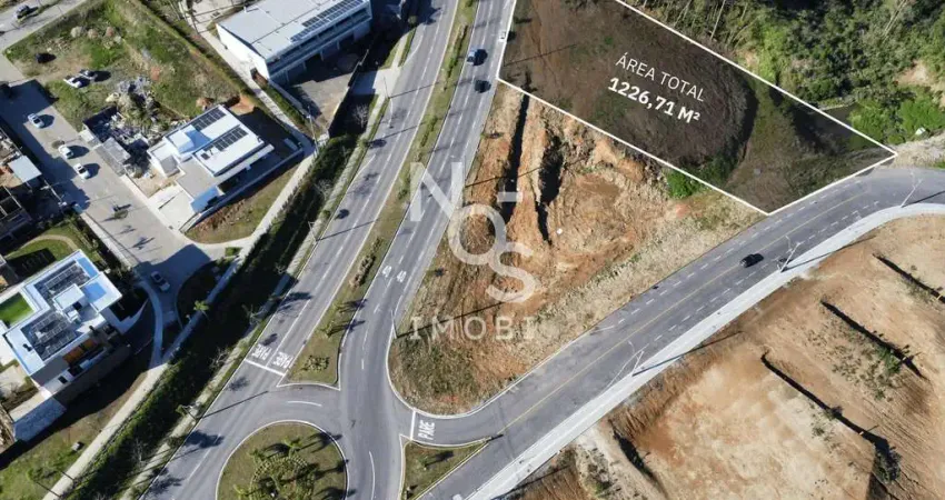 Terreno de 1226,71m localizado no bairro interlagos em caxias do sul