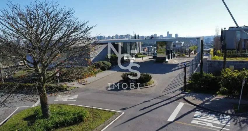 Terreno em condomínio fechado localizado no bairro interlagos