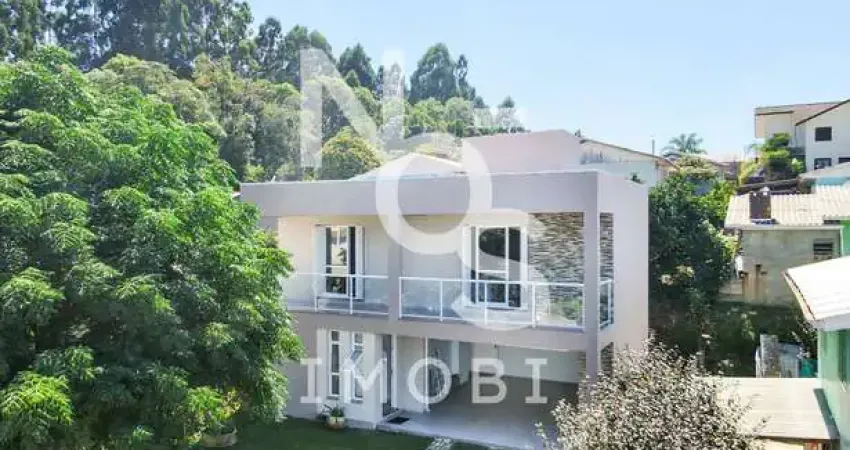 Casa de 04 Dormitórios no Bairro Monte Bello em Flores da Cunha