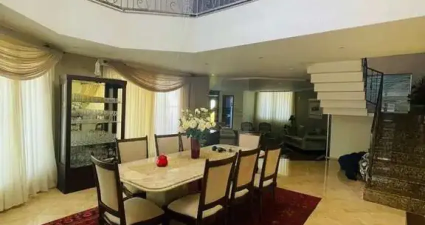 Casa alto padrão com 4 suítes em Curitiba no bairro: Boa vista