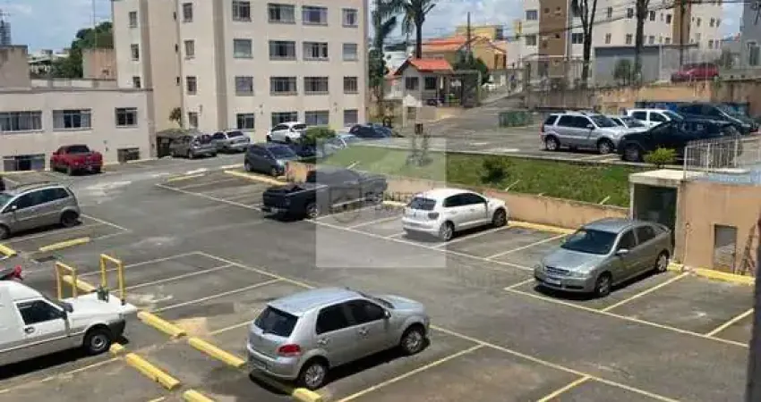 Apartamento 2 quartos, com janelas amplas em excelente localização do Novo Mundo