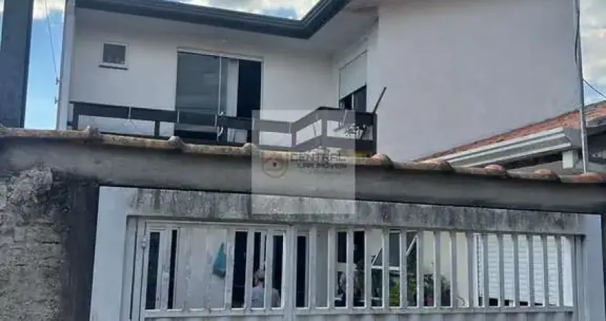 Sobrado no coração do Sítio cercado, 100 m de área construída