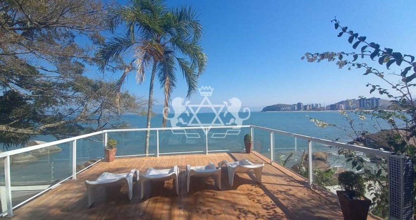 Apartamento c/2 dormitórios, pé na areia à venda na Martim de sá, Caraguatatuba SP.