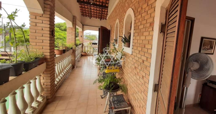 Sobrado + Edícula à venda no Jardim Jaqueira, com entradas independentes - Caraguatatuba, Litoral N
