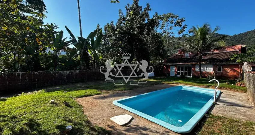 Casa à Venda, Mar Verde II, 3 Dormitórios sendo 1 suíte, churrasqueira e piscina Caraguatatuba, SP.