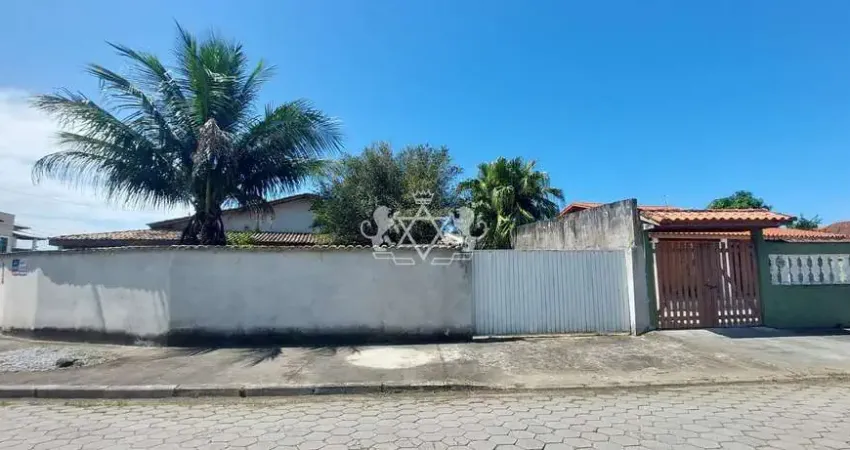 Casa à venda em fase final de acabamento, 03 dormitórios  sendo uma suíte, excelente metragem de te