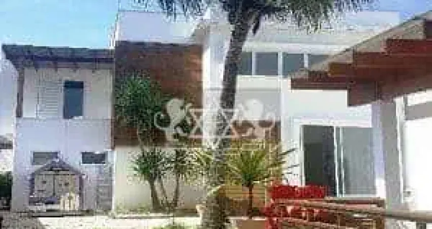 Espetacular sobrado à venda com 04 suítes, espaço gourmet com churrasqueira, piscina , vagas para 0