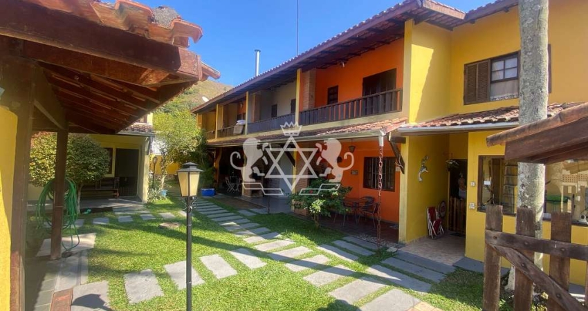 Sobrado  à Venda na Prainha, Loteamento Balneário Camburi / Caraguatatuba, SP