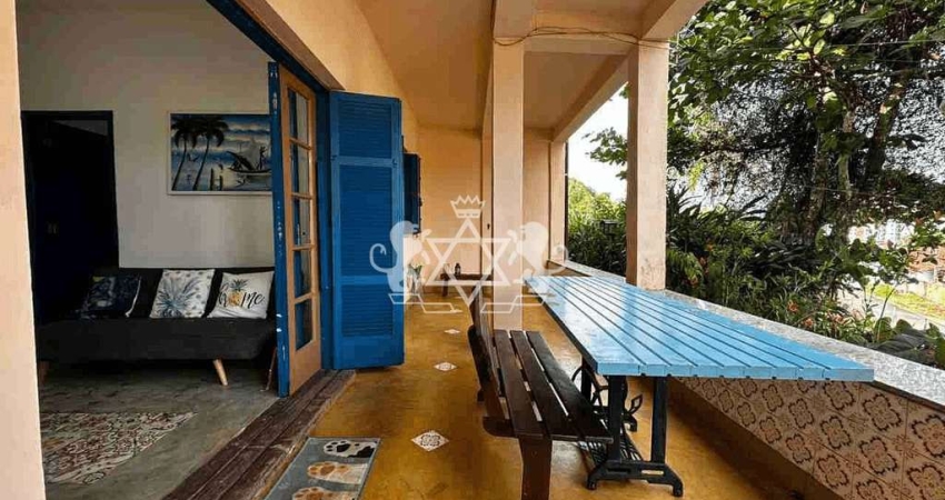 Casa à venda, 3 dormitórios,  a 500m da Praia Martim de Sá – Caraguatatuba/SP