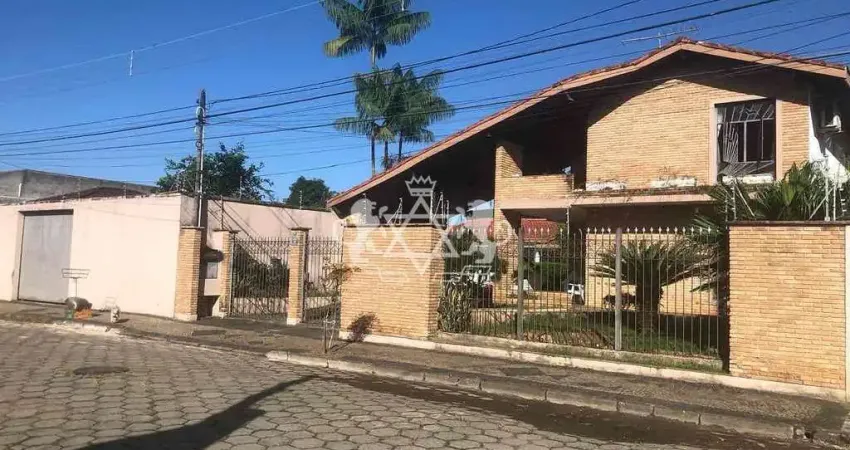 Casa com 9 quartos à venda na Rua São José dos Campos, 386, Sumaré, Caraguatatuba