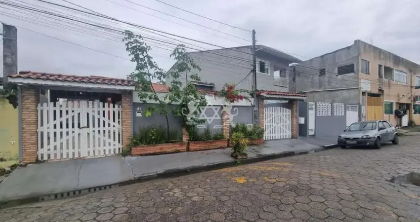 Casa mais Edicula para venda, 4 Dormitórios área de lazer com piscina no Bairro Porto Novo, Caraguatatuba, SP