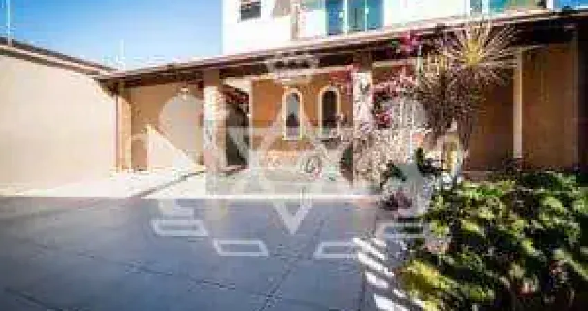 Casa com 4 quartos à venda na Rua Sebastião Mariano Nepomuceno, 18, Centro, Caraguatatuba