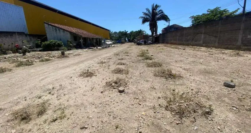 Area a venda com rampa para embarcacao localizado no porto novo, caraguatatuba, sp