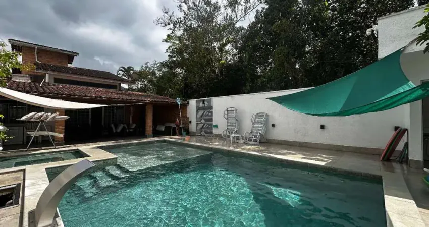 Sobrado a venda, 4 dorm sendo 2 suites, 450m2 de at i 175m2 au, area de lazer, churrasqueira e piscina localizado no bairro tabatinga, caraguatatuba, sp.