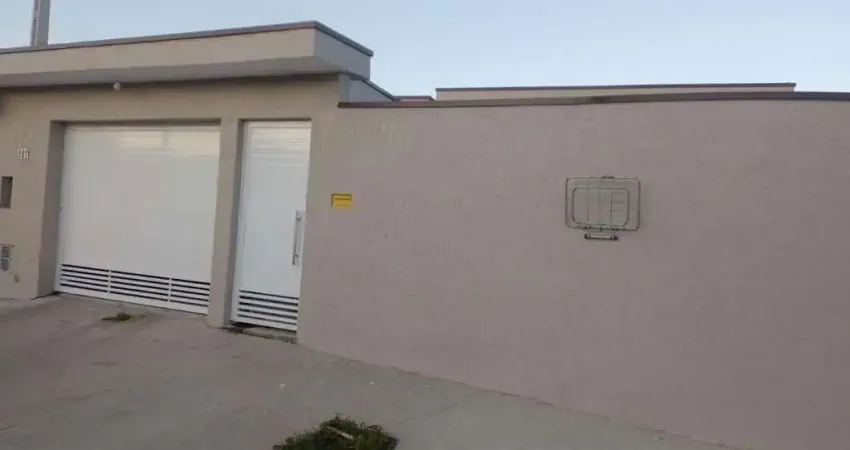 Linda casa a venda, pontal de santa marina, caraguatatuba, sp, com 3 quartos sendo uma suite, piscina, area gourmet, vaga para 4 carros na garagem.