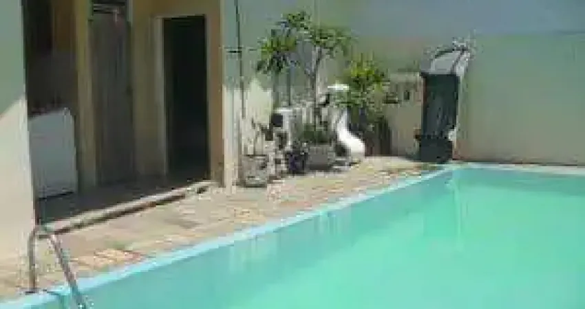 Casa à venda na Praia das Palmeiras, Caraguatatuba