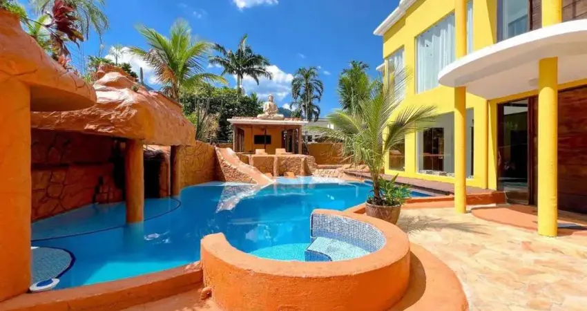 A venda, sobrado com 5 suites amplas, 3 salas, cozinha e area de servico,massaguacu, caraguatatuba, sp