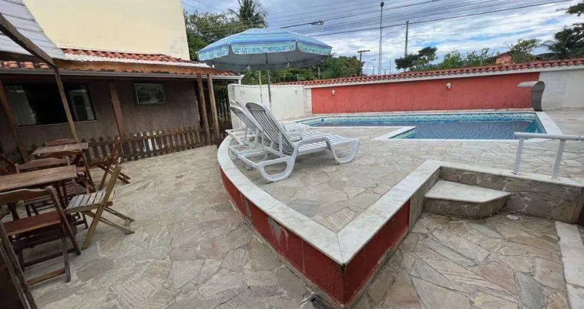 Sobrado a venda, 03 dormitorios + 2 suites + 01 suite master, com piscina, 300 metros da praia, proximo ao shopping serramar jardim britania, caraguatatuba sp
