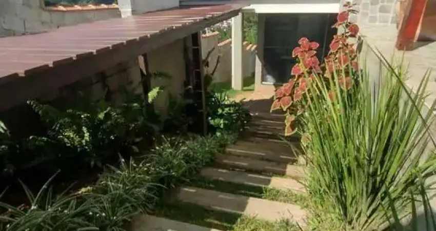 Sobrado em localizacao privilegiada, com vista serra e mar, em caraguatatuba.