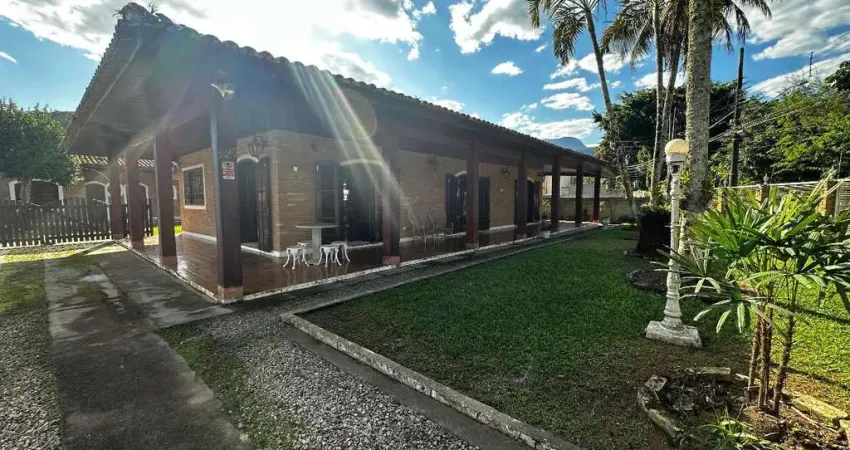 Excelente casa localizacao na praia da maranduba em ubatuba, imovel a cerca de 200 metros da praia da maranduba, com vista para as montanhas