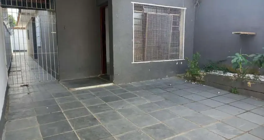 Casa para venda, com 2 dormitorios, localizada a poucos minutos da praia, porto novo -caraguatatuba sp