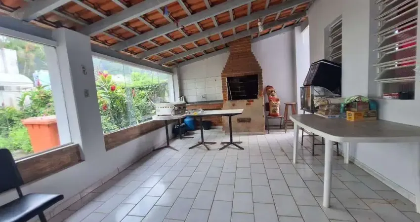 Casa com 2 quartos à venda no Centro, Caraguatatuba