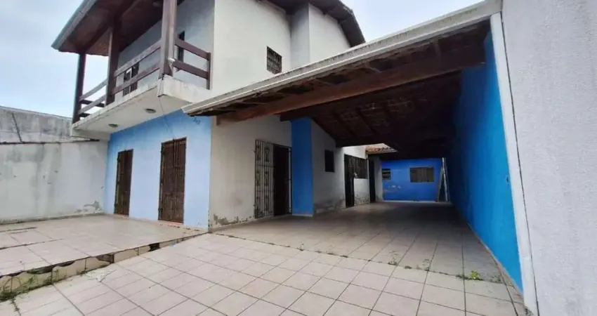 Casa à venda no Centro, Caraguatatuba