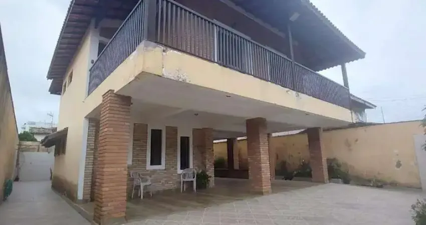 Belissimo sobrado a venda com 03 dorms, sendo 01 suite, edicula, varanda gourmet, garagem para 06 veiculos - bairro do indaia, caraguatatuba - sp.