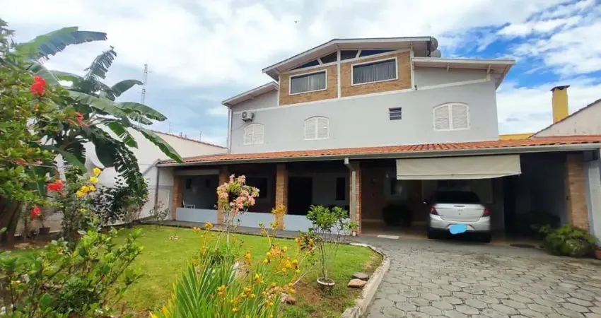 Sobrado a venda, 4 suites, mezanino, 450m2 total, jardim aruan, caraguatatuba, litoral norte de sao paulo