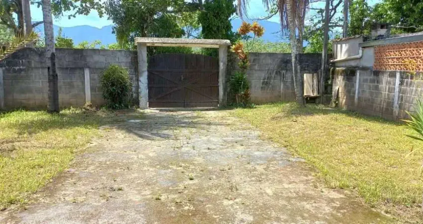 Oportunidade: casa em rua tranquila sem saida, com 02 dormitorios e 02 banheiros a venda no porto novo, caraguatatuba, sp