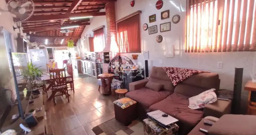 Lindo Sobrado à venda, 30m da praia, excelente construção e acabamento, próximo Porto Novo, Portal das Flores, Caraguatatuba, SP