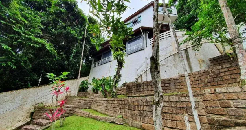 Sobrado a venda, com 05 dormitorios e 759m2 de terreno, massaguacu, litoral norte caraguatatuba, sp