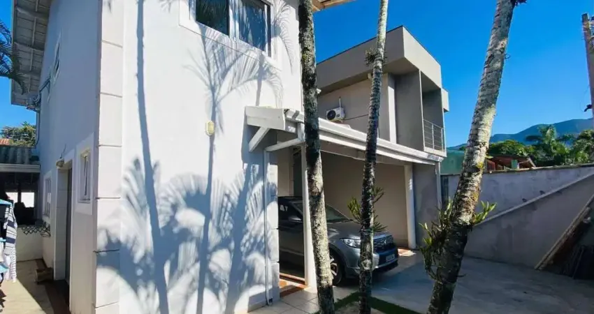 Casa com 3 quartos à venda no Balneário Copacabana, Caraguatatuba