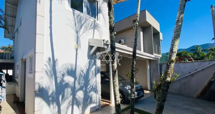 Casa com 3 quartos à venda no Balneário Copacabana, Caraguatatuba