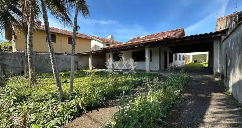 Casa á venda 100 metros da praia, 3 dorms, sendo 2 suítes, edícula com salão de jogos, bairro do Porto Novo , Caraguatatuba- SP