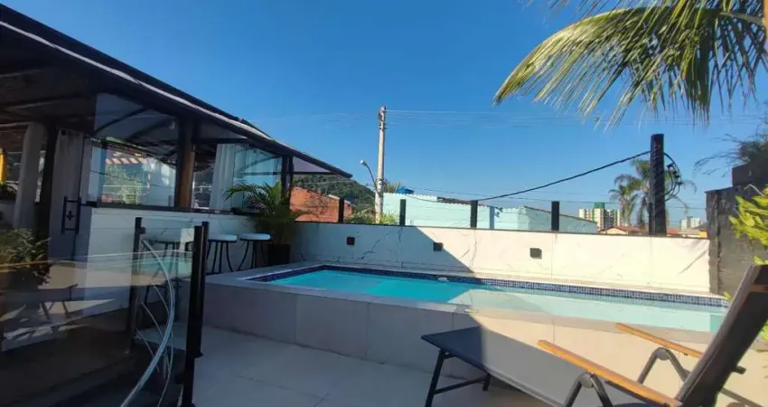 Sobrado 03 dormitorios, com suite master, a venda, jardim california, regiao central de caraguatatuba, sp - piscina e espaco gourmet