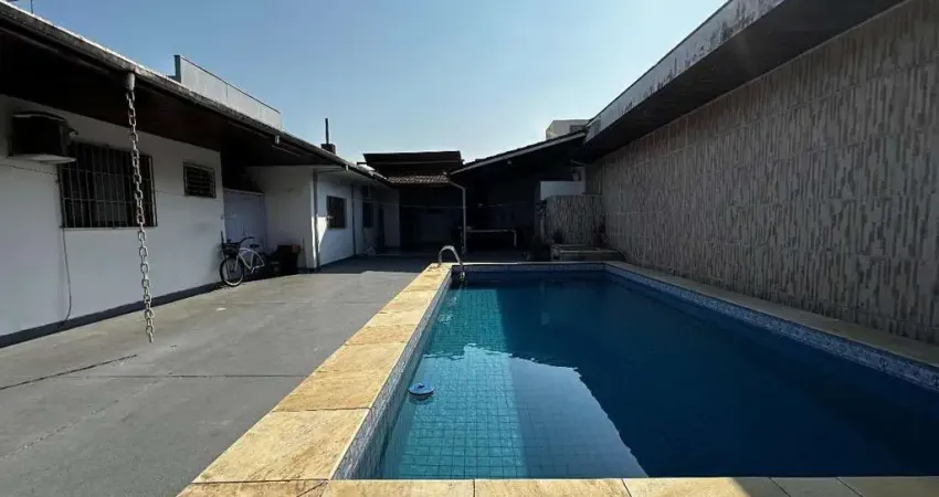 Casa com 4 quartos à venda no Sumaré, Caraguatatuba