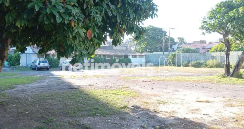 Terreno à venda na Rua Marquês de Queluz, 22, Pituaçu, Salvador