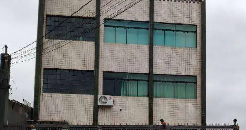 Prédio Comercial (500m²) 6 Banheiros, 8 Vagas. Próximo da estação Alto do Ipiranga