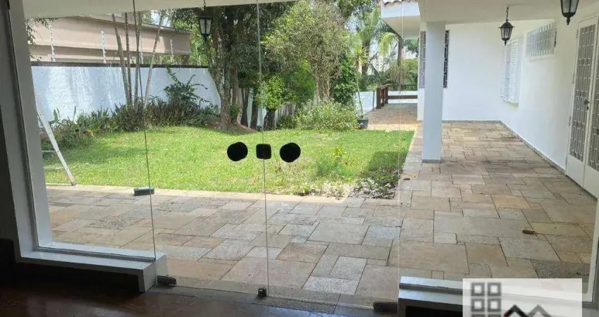 Casa Térrea 4 Dormitórios (450m²), 3 Suítes, Quintal, 3 Vagas. Alto padrão na região nobre do Alto da Boa Vista