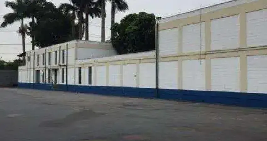 GALPÃO (3.247m²). PLATAFORMA COBERTA E PÁTIO DE MANOBRA PARA CARGA/DESCARGA AO LADO DA MARG. PINHEIROS