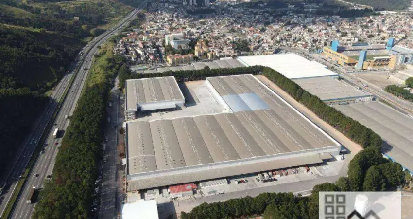 GALPÃO (8.595m²), 12 BANHEIROS, 21 VAGAS. AO LADO DA RODOVIA CASTELO BRANCO