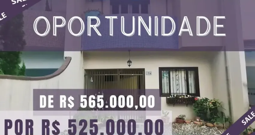Casa Geminada à Venda na Glória, Joinville-SC: 3 Quartos, 2 Vagas de Garagem! Venha Conferir!