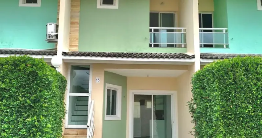 Casa em condomínio na lagoa redonda com 03 quartos, sendo 02 suítes.