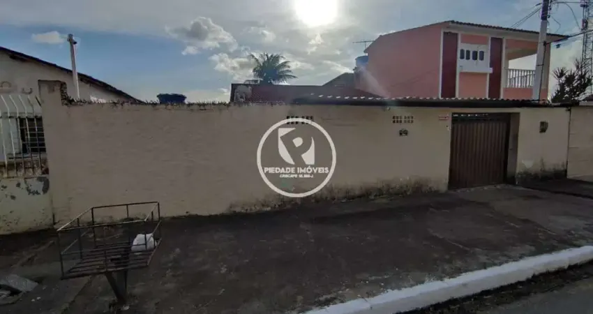 Vende excelente casa com 3 quartos em frente a estação de Tejipió
