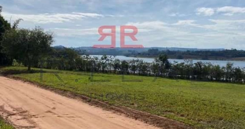 Terreno em condomínio fechado à venda na Riviera de Santa Cristina, Arandu 