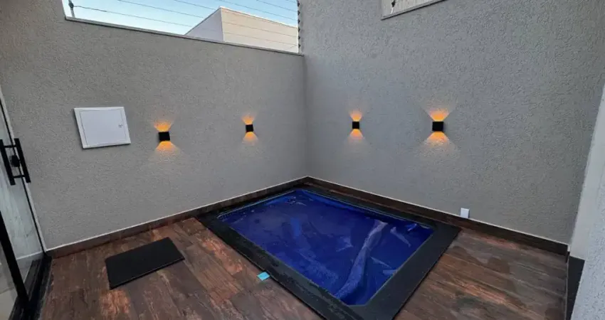 Casa no jardim itália / piscina  • área total: 200 m²   • área construída: 137 m²