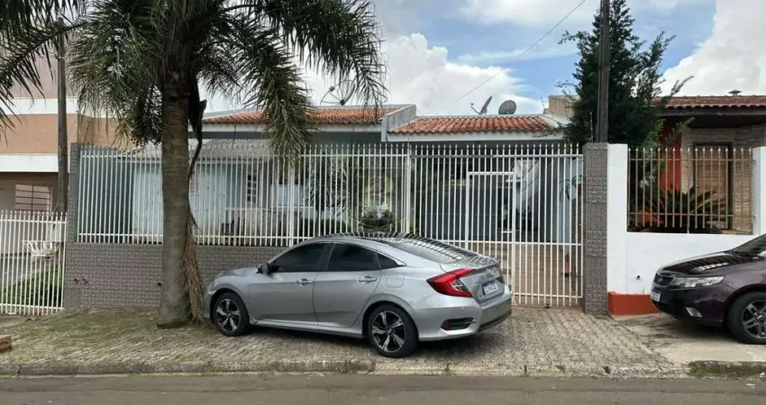Casa para Venda em Guarapuava, Morro Alto, 3 dormitórios, 1 suíte, 1 banheiro, 2 vagas